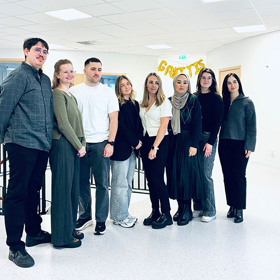 Bild på nyutexaminerade studenter 