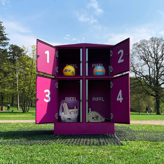 Piffl aktivitetsskåp.