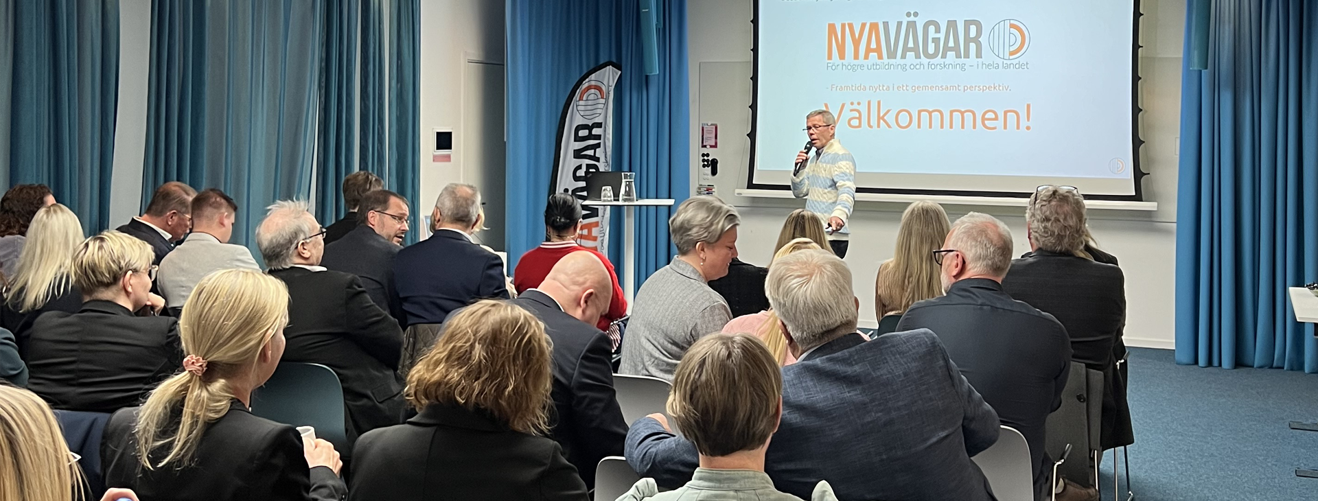 Jerry Engström pratar på konferensen om Nya Vägar