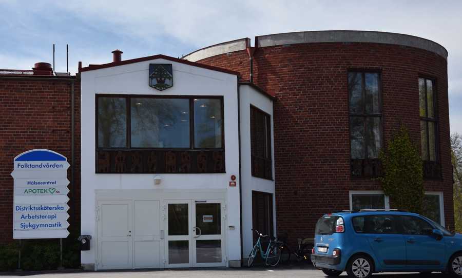 Entrén till gamla kommunhuset i Ankarsrum.