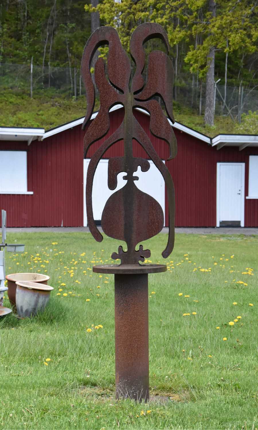 Nonfigurativ järnskulptur